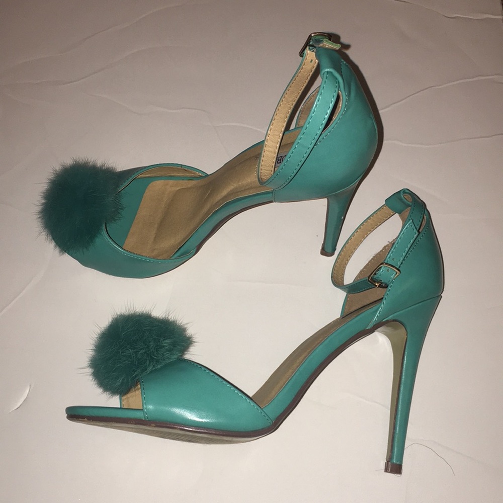 Cape Robbin teal heels